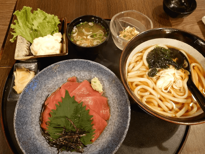 Izakaya Baku interior — warm evening atmosphere Pattaya